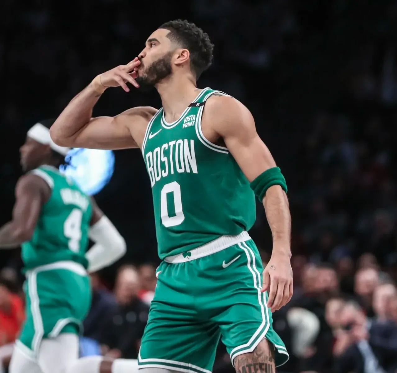 LOL官网登录入口-窗口期突围战来临，波士顿凯尔特人围绕NBA常规赛刷新队史纪录，气氛紧张，细节决定成败的简单介绍